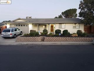 2062 Oakridge Ln