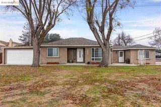 2620 Main St