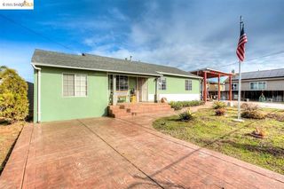 240 Raye Ave