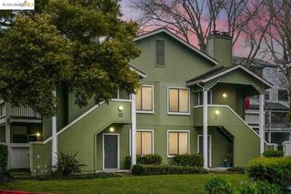 202 Schooner Ct