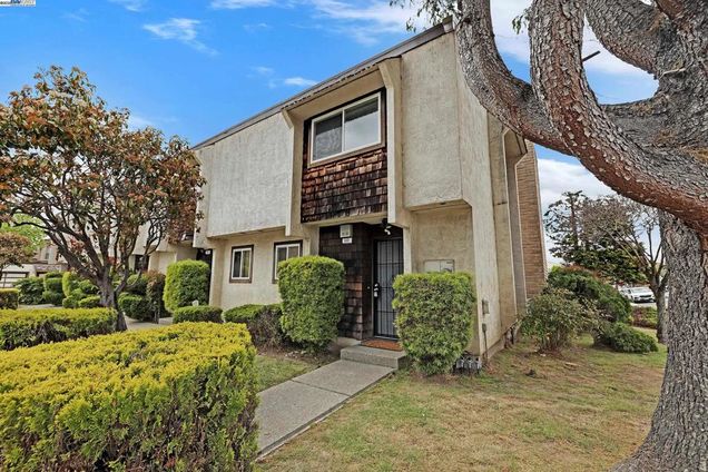 500 Thornton St San Leandro, CA Townhouse Sold - Photo 1 of 32. Opens carousel modal