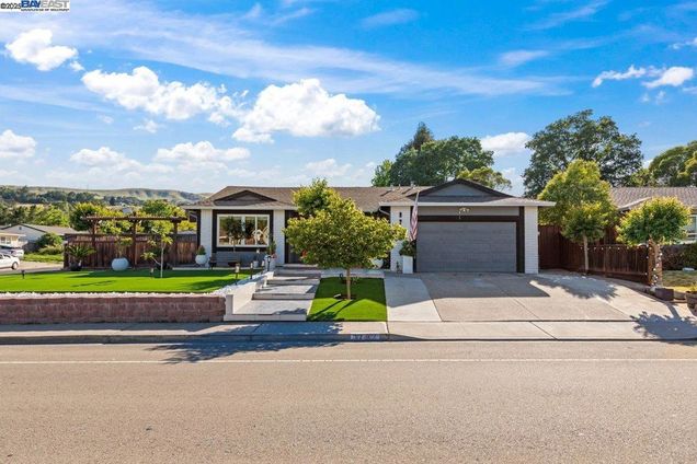 9797 Davona Drive