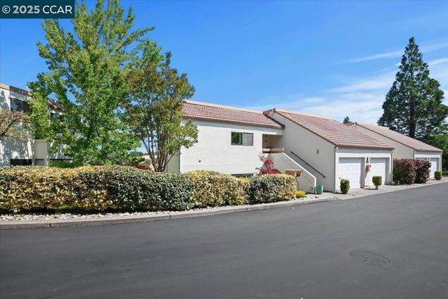 3274 Ptarmigan Dr Unit 1A