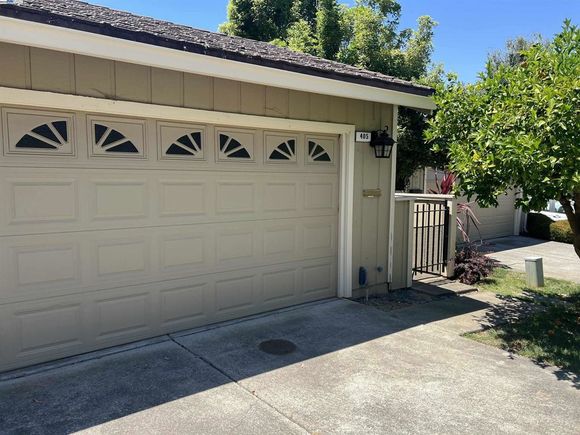 405 Thistle Cir