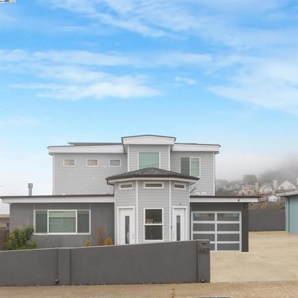 487 Manor Dr