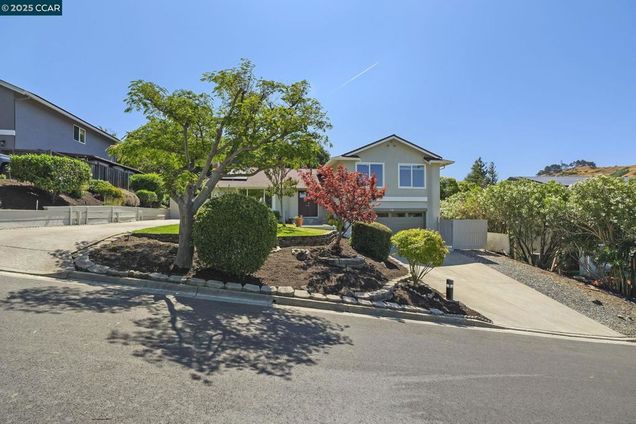 18 Wimpole Street Moraga, CA House Active - Photo 1 of 32. Opens carousel modal