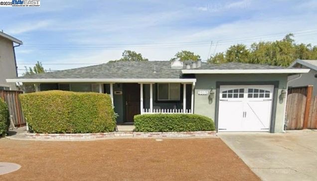 2515 Crystal Dr