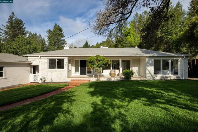 580 Moraga Way