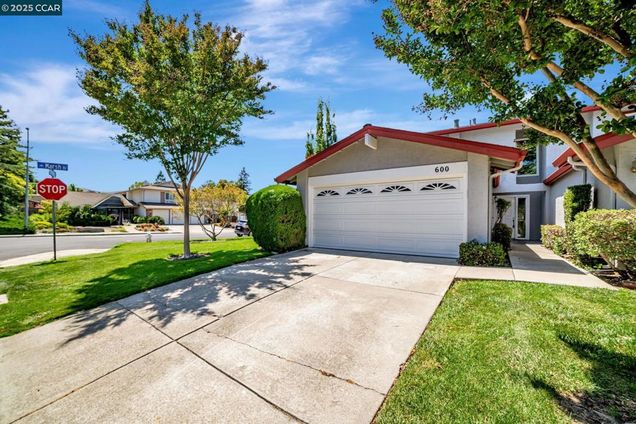 600 Guaymas Ct