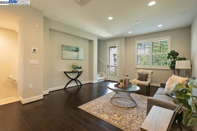 389 Basswood Cmn Unit 9