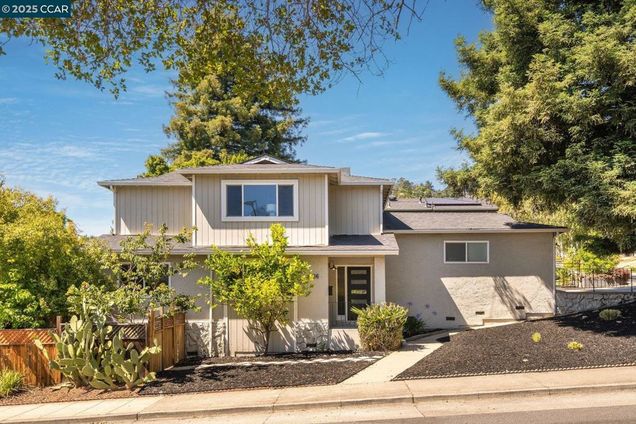 3686 Redwood Road