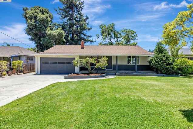 37923 Glenmoor Dr