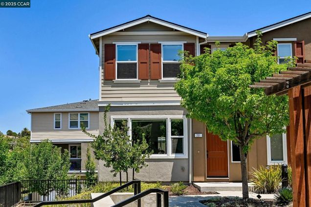 201 Tierney Pl