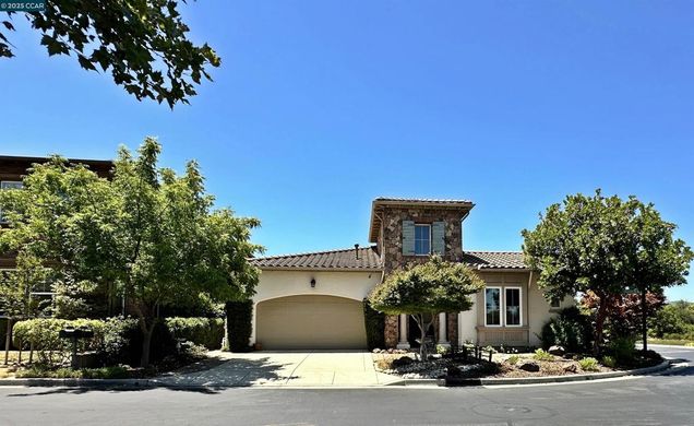7691 Strath Pl