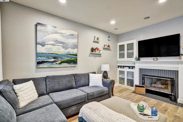 211 Wildrose Cmn Unit 3 Livermore, CA Condo Active - Photo 1 of 32. Opens carousel modal