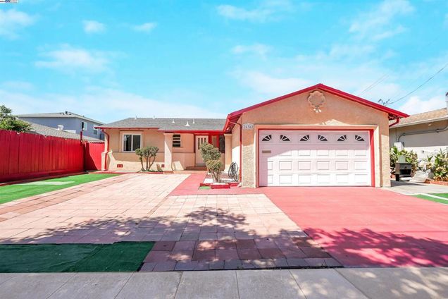 26361 Huntwood Aave