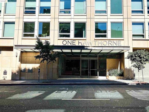 1 Hawthorne Unit 14C