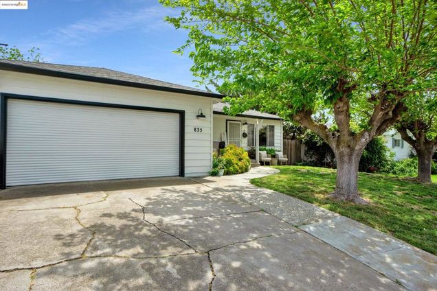 835 Elm Way