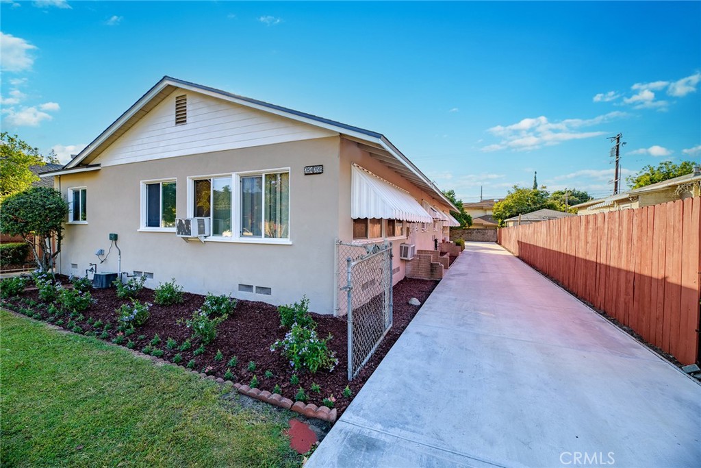754 W Olive Ave  