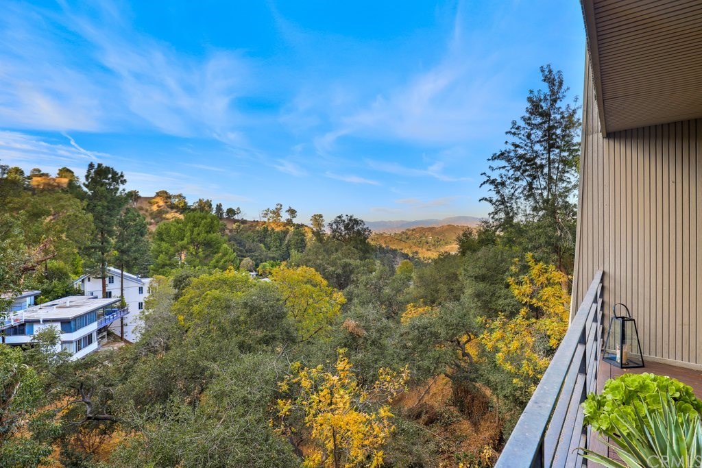 8876 Lookout Mountain Ave, Los Angeles, CA 90046 Estately 🧡 MLS