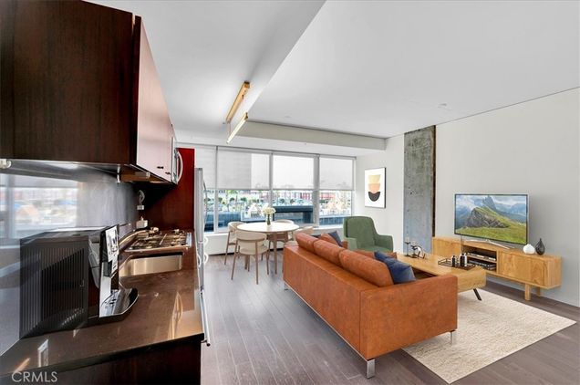 1155 S Grand Avenue Unit 811