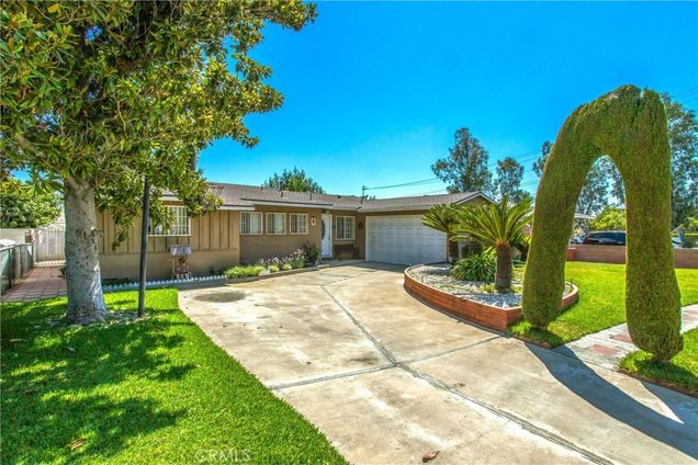 15937 Manzanita Drive