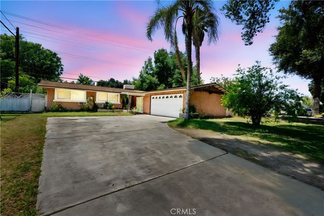 6863 La Jolla Drive