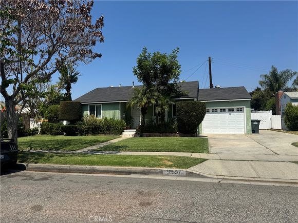 10537 Richlee Avenue