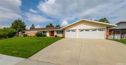 423 Silvertree Lane