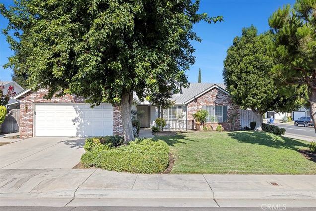 3502 Ryan Avenue Clovis, CA House Active - Photo 1 of 30. Opens carousel modal