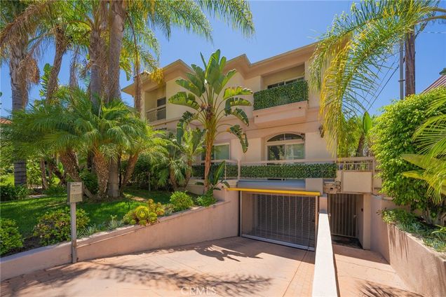 316 E Fairview Avenue Unit 106 Glendale, CA Condo Active - Photo 1 of 36. Opens carousel modal