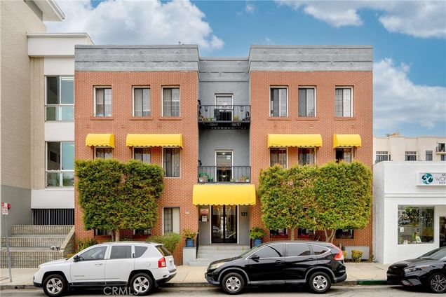 131 S Jackson Street Unit 204 Glendale, CA Apartment Active - Photo 1 of 15. Opens carousel modal