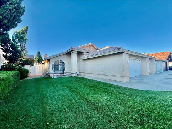 17980 Lakeview Drive Victorville, CA House Active - Photo 1 of 30. Opens carousel modal