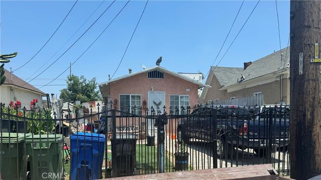 423 E 31st Street Los Angeles, CA House Sold - Photo 1 of 21. Opens carousel modal
