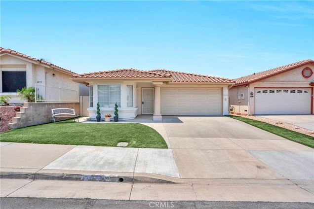 28325 Calle Lustrosos