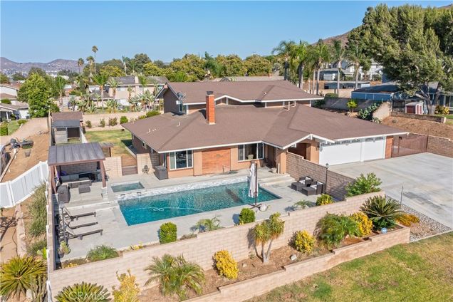 3985 Oakridge Circle Norco, CA House Active - Photo 1 of 71. Opens carousel modal