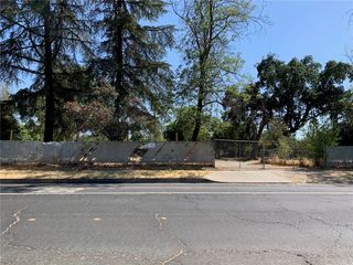 832 W 11th Street