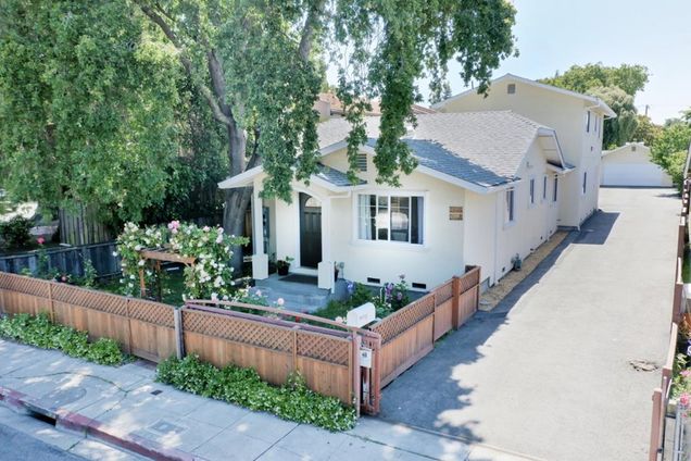 425 Oak Avenue Redwood City, CA House Sold - Photo 1 of 51. Opens carousel modal