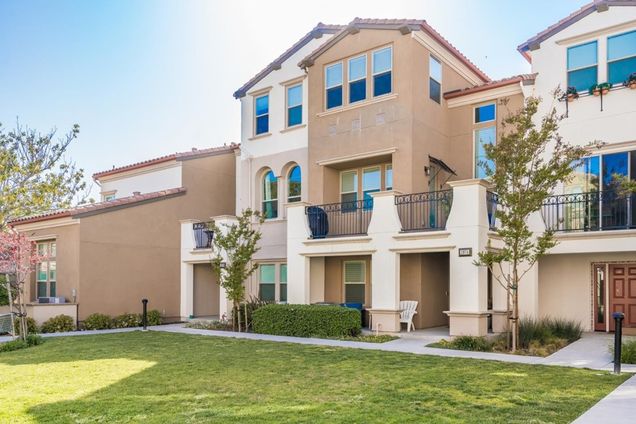 1974 San Luis Avenue Mountain View, CA Townhouse Sold - Photo 1 of 29. Opens carousel modal