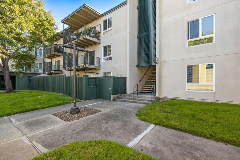 966 Peninsula Ave Unit 105  