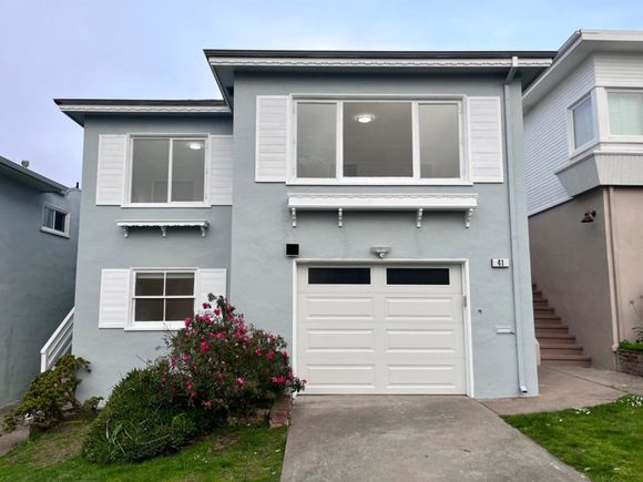 41 Lake Meadow Drive