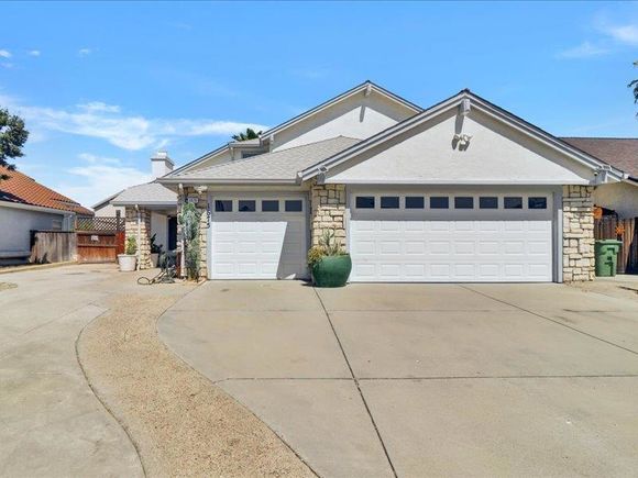 1675 Foxwood Drive