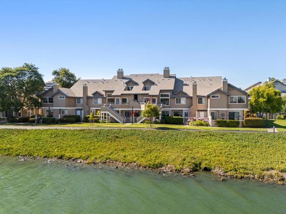 2309 Vista Del Mar