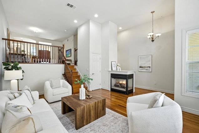 255 Honeylocust Terrace