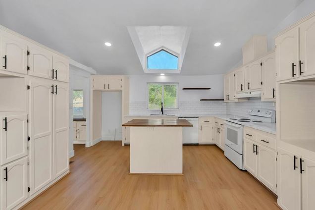 4028 Dawn Road