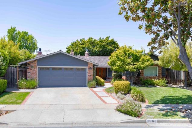 1561 Kingsgate Drive