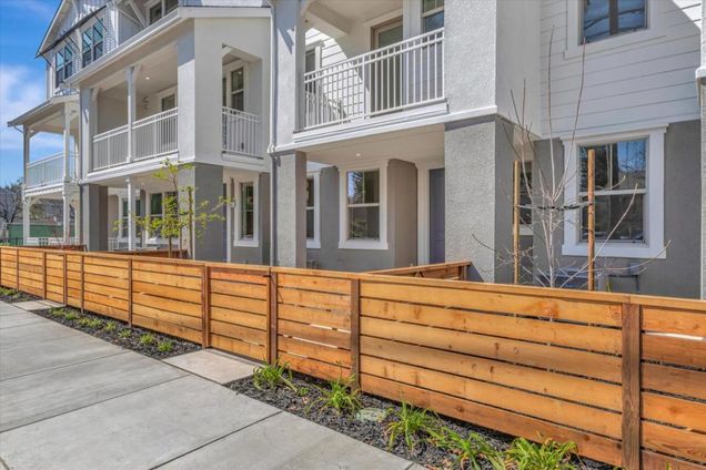 2739 Oak Road