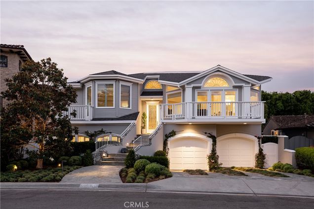 212 Kings Place Newport Beach, CA House Active - Photo 1 of 50. Opens carousel modal