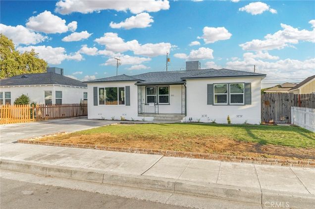 503 Linda Vista Drive Bakersfield, CA House Active - Photo 1 of 26. Opens carousel modal