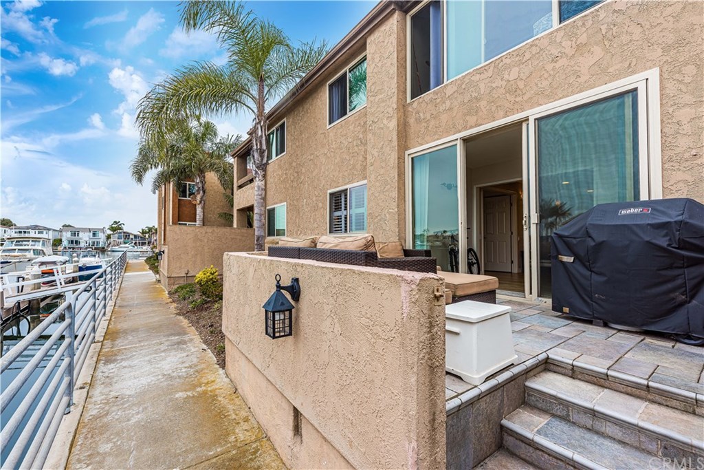 17092 Bluewater Ln, Huntington Beach, CA 92649 Estately 🧡 MLS